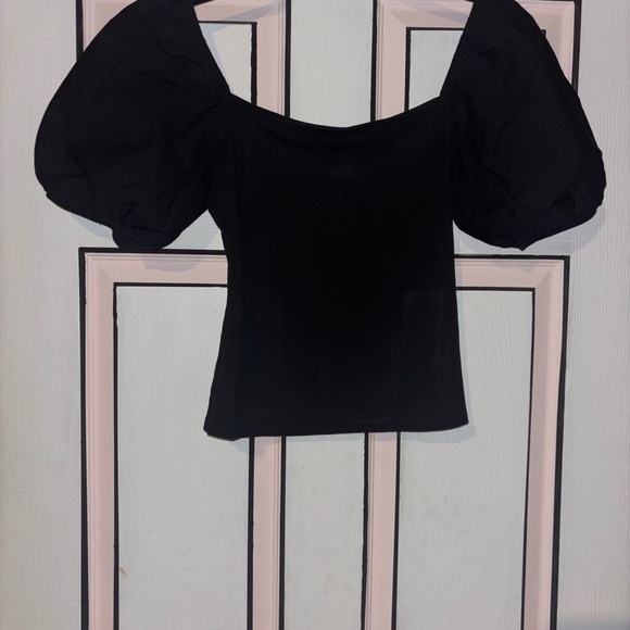 🖤 Puff Sleeve Crop Top 🖤 - Picture 4 of 8